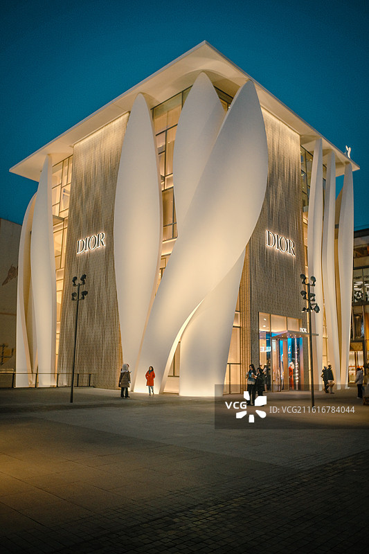 三里屯“冬装”焕新图片素材