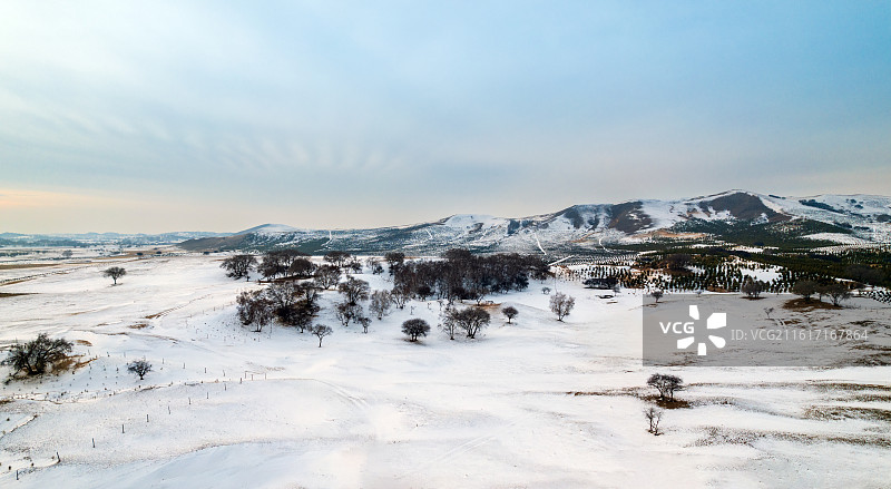 航拍冬季草原雪景图片素材