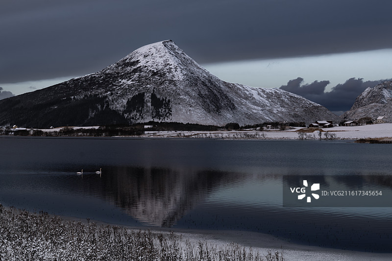 静谧 — 挪威斯托尔瓦特纳湖图片素材