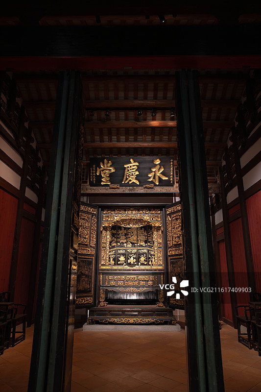 永庆堂金漆木雕神龛展厅 传统中式厅堂建筑内部图片素材