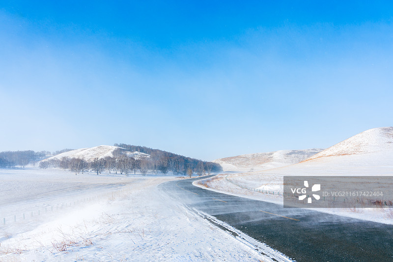 雪中公路图片素材