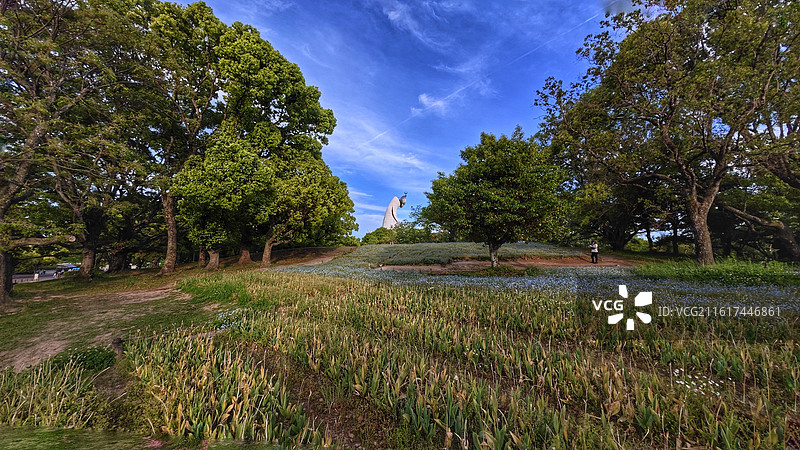 万博纪念公园位于大阪吹田市，是 1970 年世博会旧址，园内设施丰富，自然与文化交融。图片素材