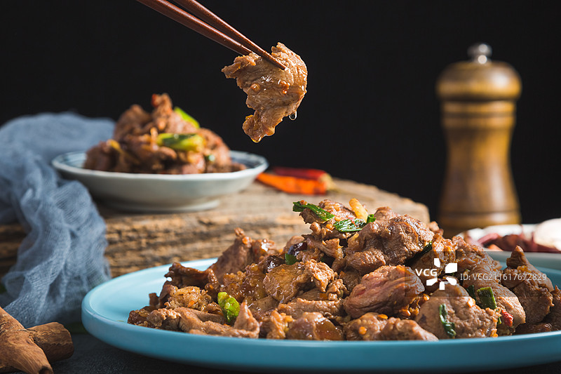 姜葱爆炒牛肉图片素材