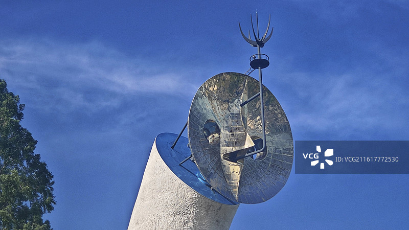 万博纪念公园位于大阪吹田市，是 1970 年世博会旧址，园内设施丰富，自然与文化交融。图片素材