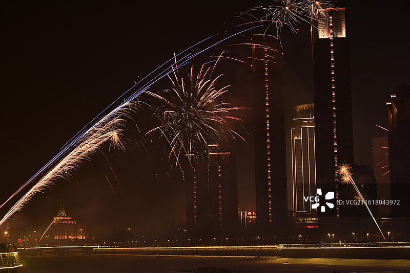 过年庆祝放烟花图片素材