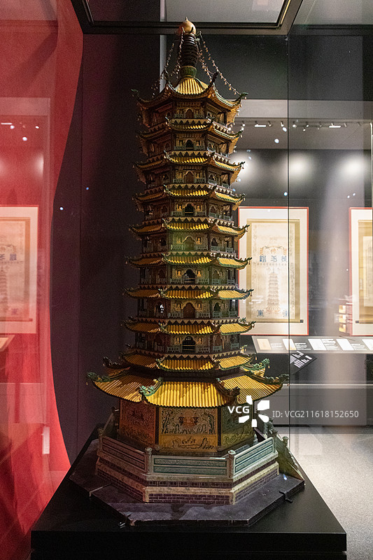 大报恩寺琉璃塔模型图片素材