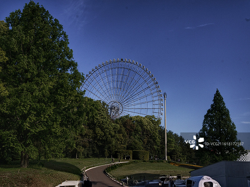 万博纪念公园位于大阪吹田市，是 1970 年世博会旧址，园内设施丰富，自然与文化交融。图片素材