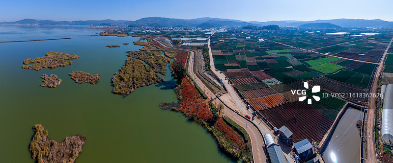 云南省玉溪市通海县杨广镇杞麓湖东南岸独房子村风光图片素材