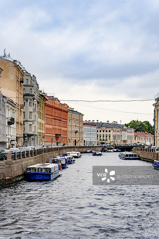 俄罗斯圣彼得堡莫伊卡河边的欧式建筑图片素材
