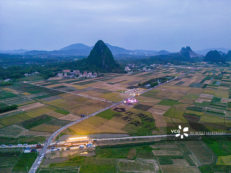 傍晚时的马兰稻田秋色（在阳春，遇到美好），广东省阳江市阳春市图片素材