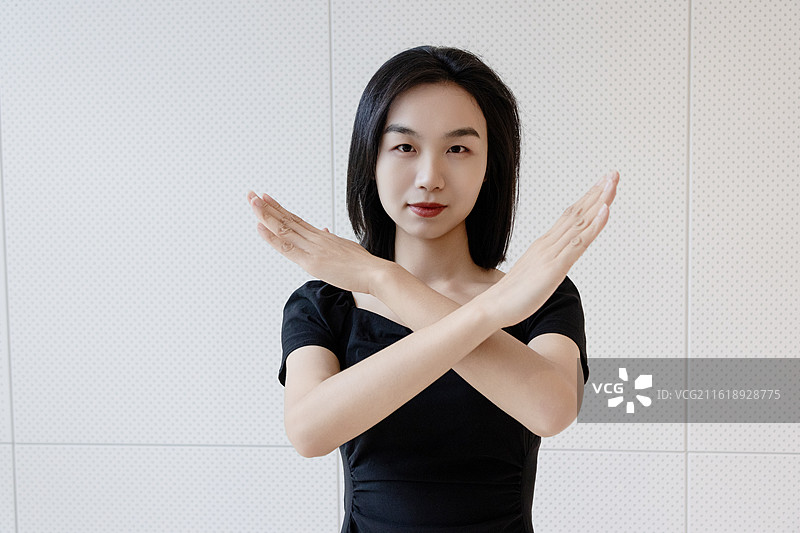 女性拒绝手势图片素材