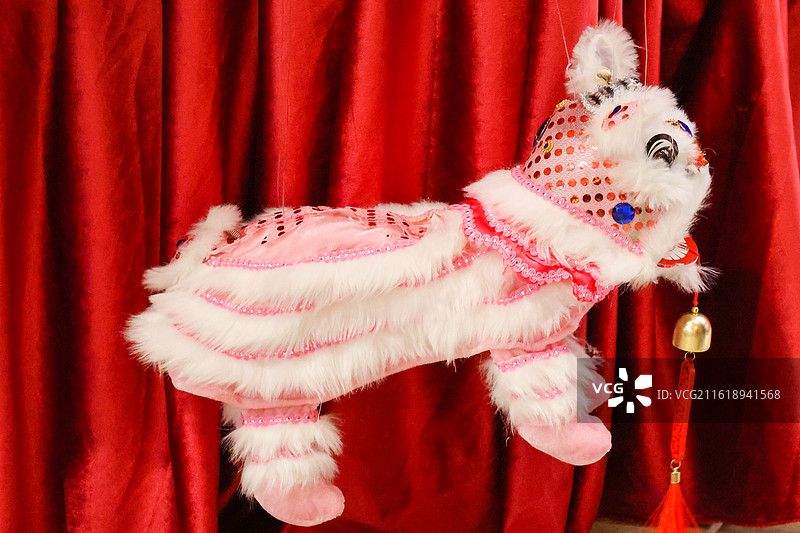 非遗马花馍老虎吊饰鸭子鸳鸯木雕狮子灯螃蟹中国工艺美术馆过年丙午春节主题展图片素材