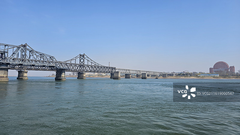 鸭绿江大桥及对岸新义州图片素材