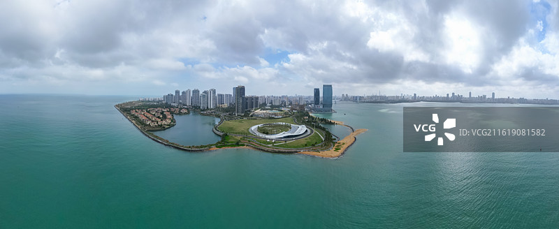 海口湾天空之山风光，中国海南省海口市图片素材