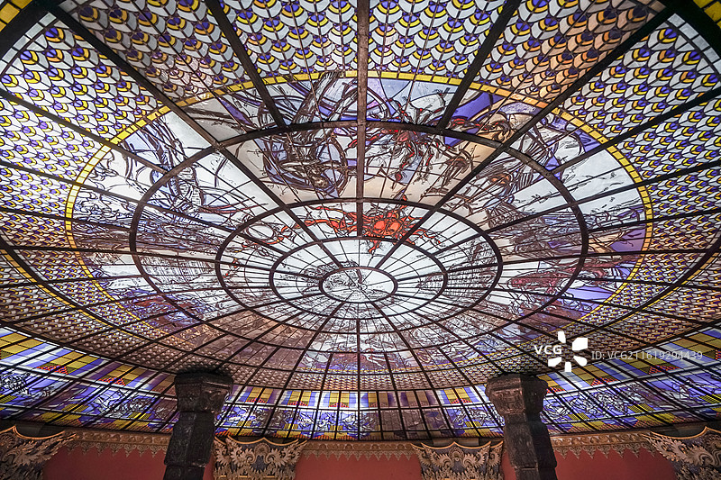 泰国三头象神博物馆Erawan Museum,彩色玻璃穹顶天花板图片素材