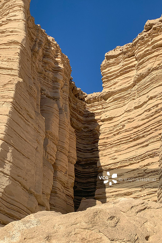 新疆哈密大海道景区通天洞图片素材