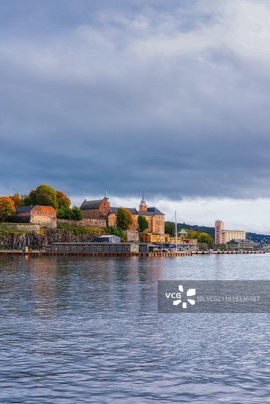 挪威Oslo，阿克角Akerness，阿克斯胡斯城堡Akershus festning，都市天际线图片素材