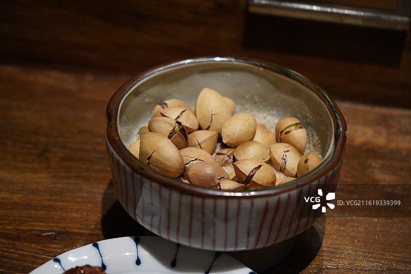 烤银杏烤白果日式烧烤图片素材