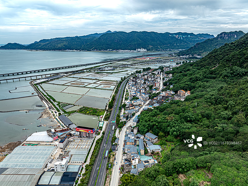 二都村二都湾 国京岚线 沈海高速宁德滨海特大桥 温福铁路 宁德车里湾 三都澳铁基湾 中国基建海上巨龙图片素材