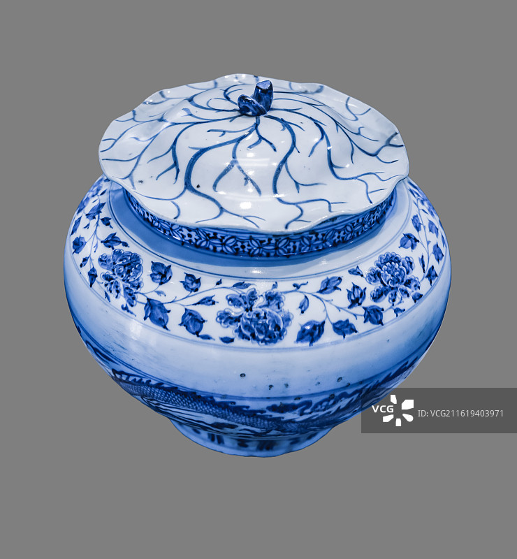 江西高安元青花博物馆珍藏之元青花云龙纹荷叶盖罐图片素材