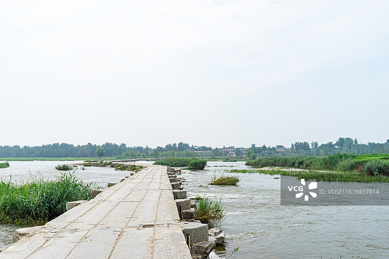 中国山东泰安岱岳区大汶口镇山西街村文化遗址风景区，明石桥、姜公桥流动的大汶河流，户外白昼无人图像摄影图片素材