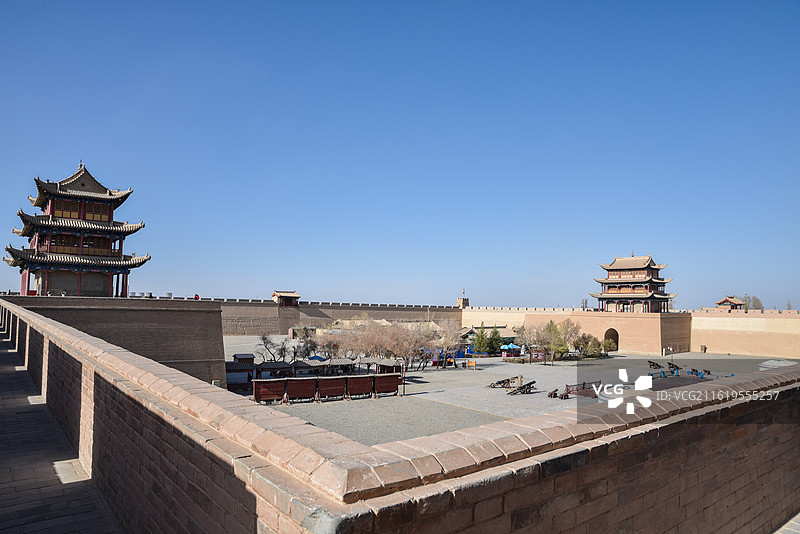 蓝天下的甘肃嘉峪关关城建筑景观图片素材