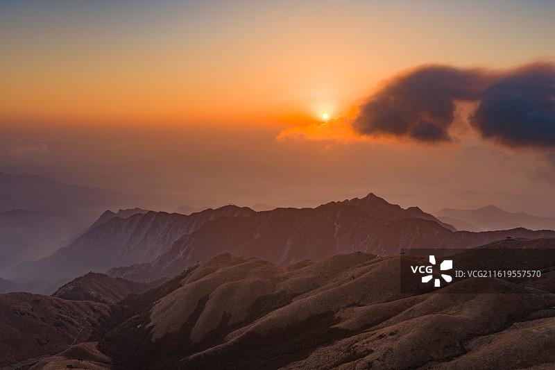 武功山山间云海日出美景图片素材
