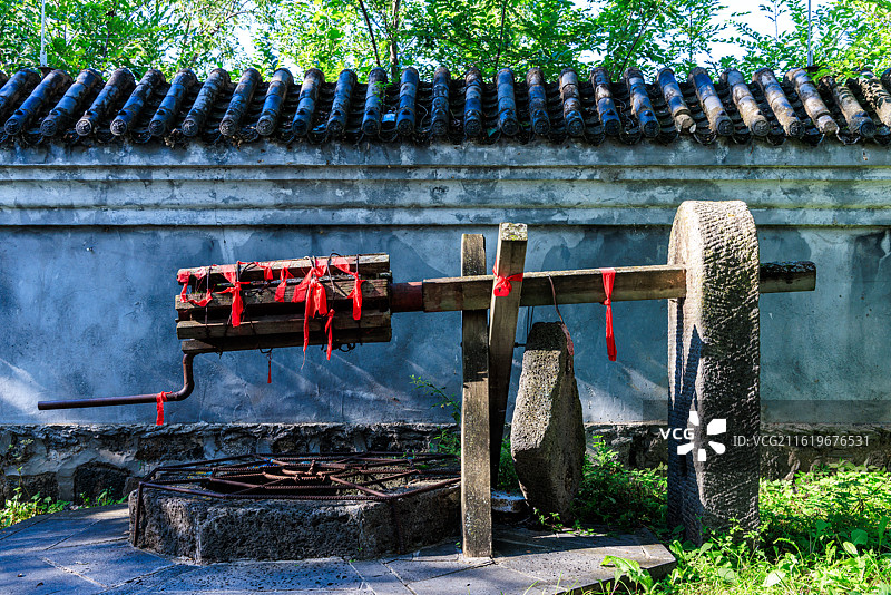 唐代渤海国时期兴隆寺千年古井图片素材