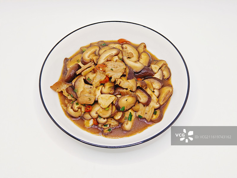 一盘香菇炒肉图片素材