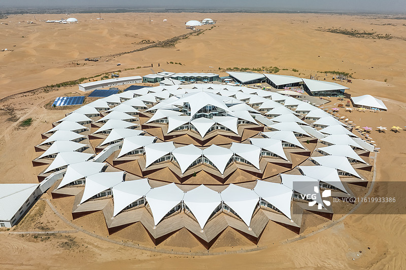 库布齐沙漠响沙湾沙漠，响沙湾莲花酒店，沙漠，生态，酒店，沙漠中的酒店图片素材