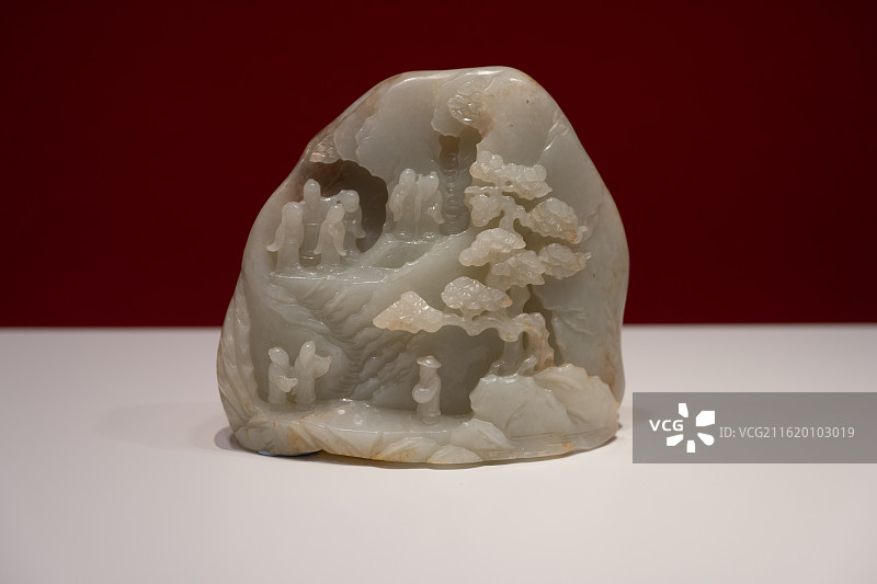 清代青白玉山水人物图山子，现藏于扬州中国大运河博物馆图片素材