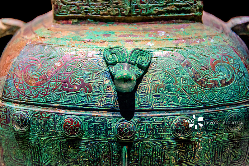 中国河南安阳殷墟博物馆馆藏商代铜方罍图片素材