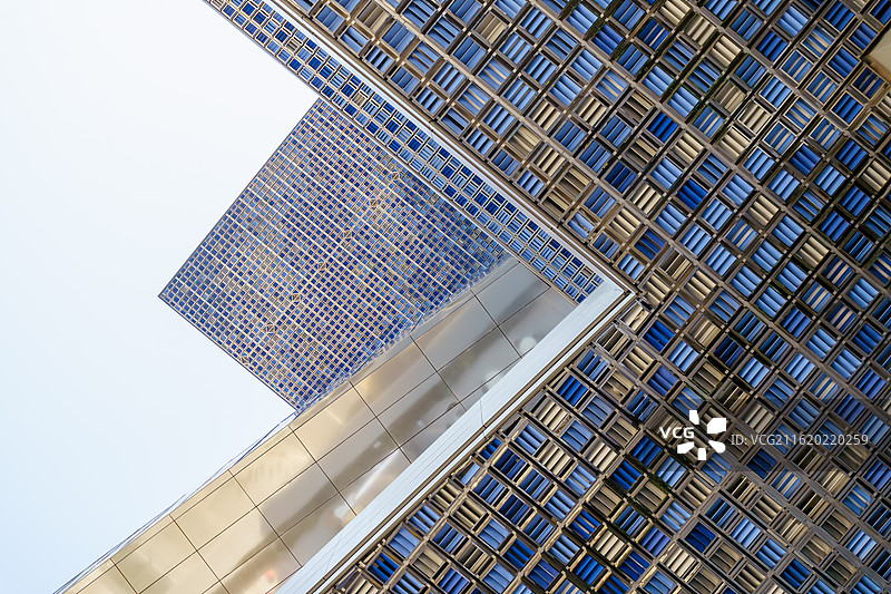 广州阿里巴巴华南运营中心大厦的楼底图片素材