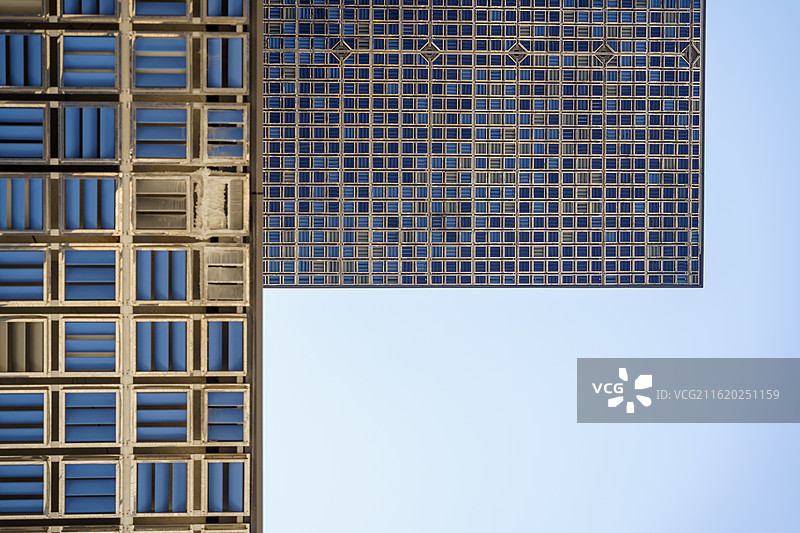 广州阿里巴巴华南运营中心大厦的楼底图片素材