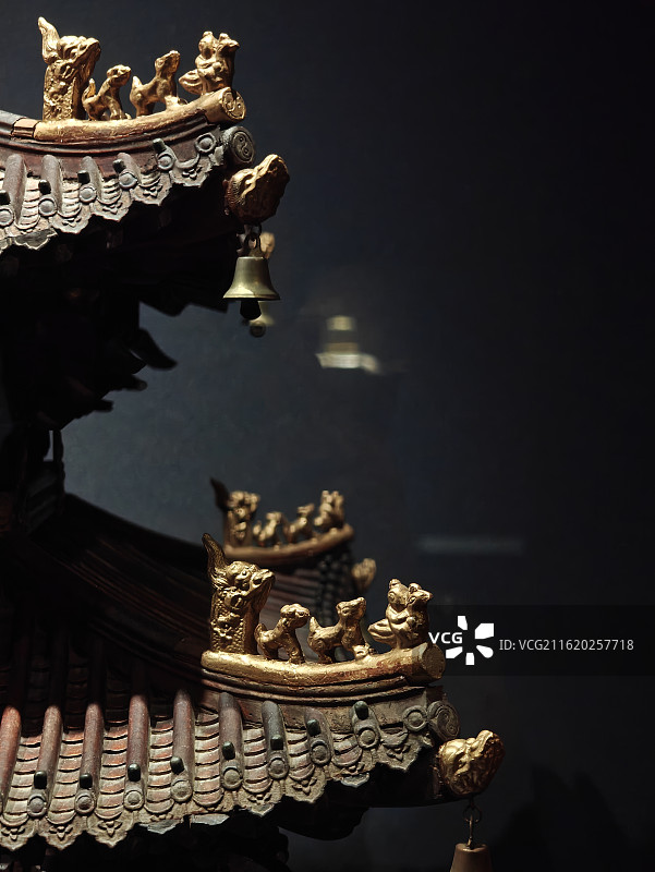 厦门市博物馆-承德避暑山庄+外八庙皇家文物特展-重檐殿式楠木佛龛图片素材