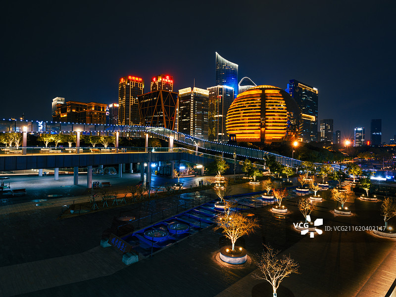 杭州钱江新城现代建筑群夜景璀璨灯光图片素材