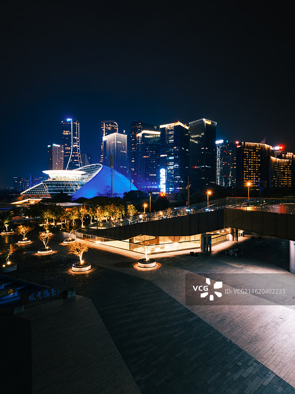 杭州钱江新城现代建筑群夜景璀璨灯光图片素材
