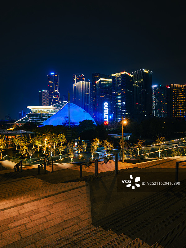 杭州钱江新城现代建筑群夜景璀璨灯光图片素材