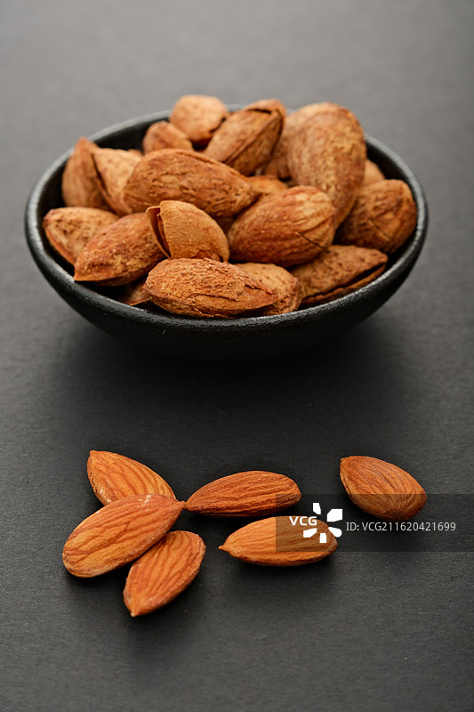 巴旦木零食坚果图片素材