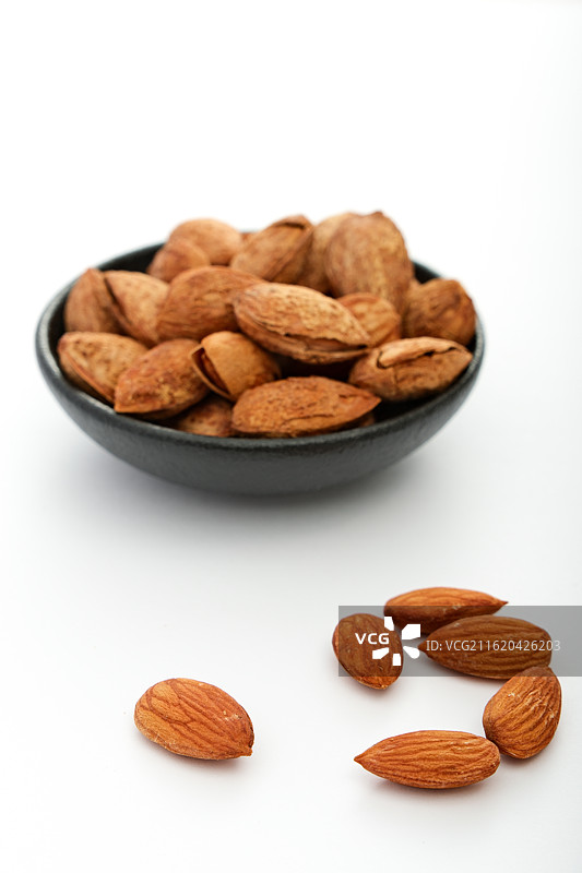 巴旦木零食坚果图片素材