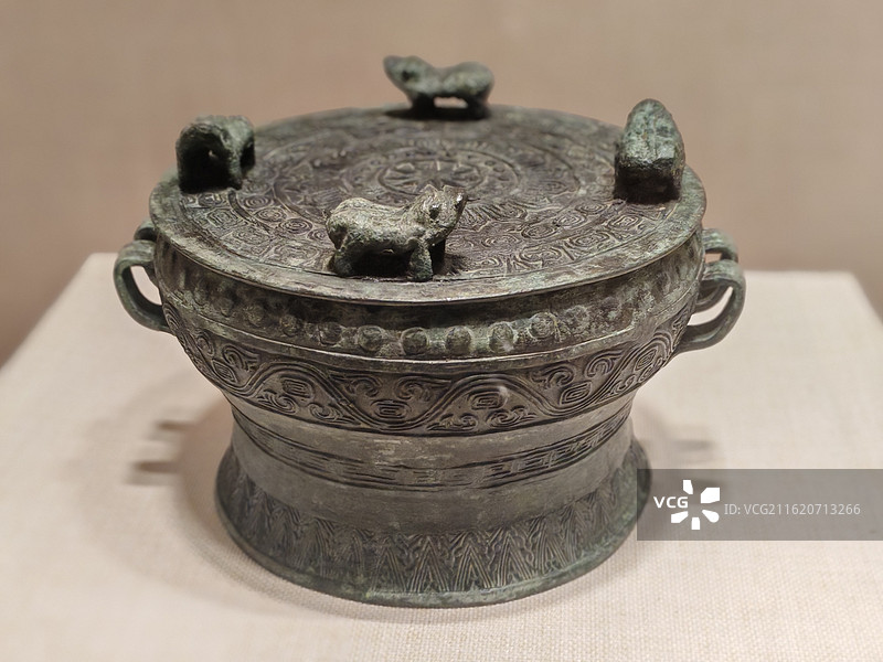 明代四蛙铜鼓图片素材