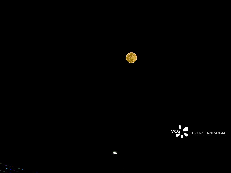 夜晚的圆月图片素材