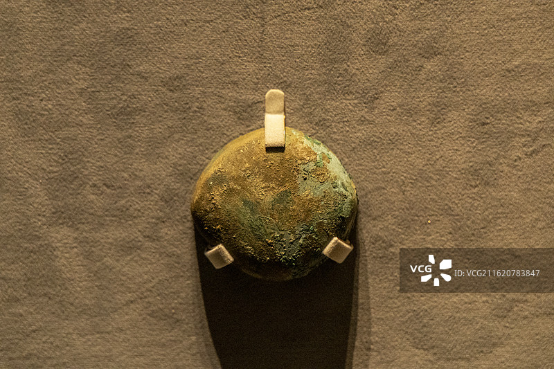 青铜眼泡（商，1986年四川广汉三星堆遗址二号祭祀坑出土，三星堆博物馆藏）图片素材