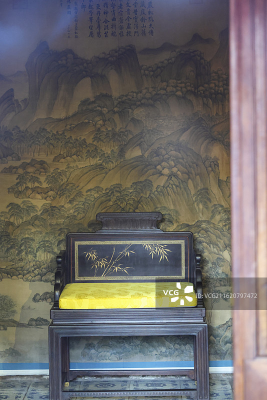 2025年重新开放的故宫养心殿三希堂紫檀座椅竹子图案图片素材