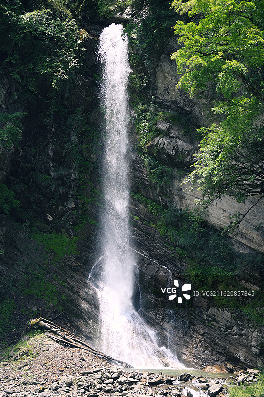 四川雅安喇叭河瀑布图片素材