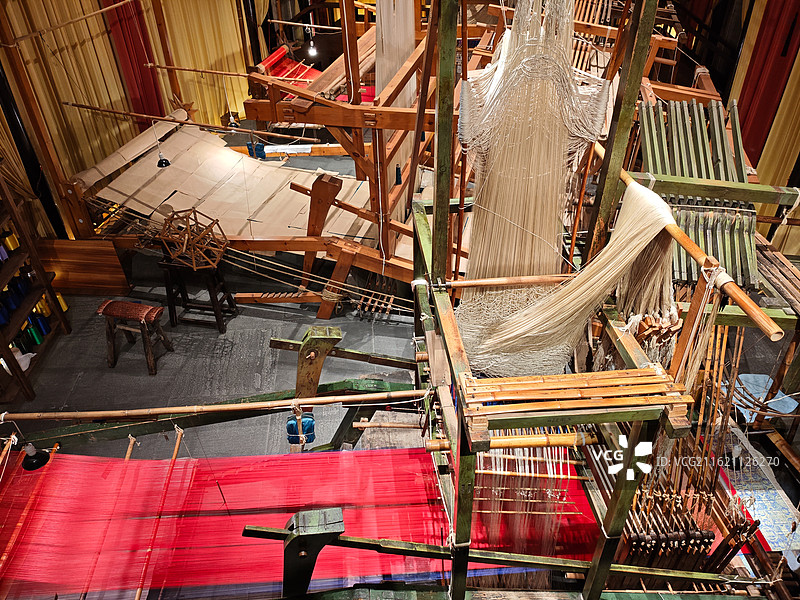 成都蜀锦织绣博物馆室内纺织机展示图片素材