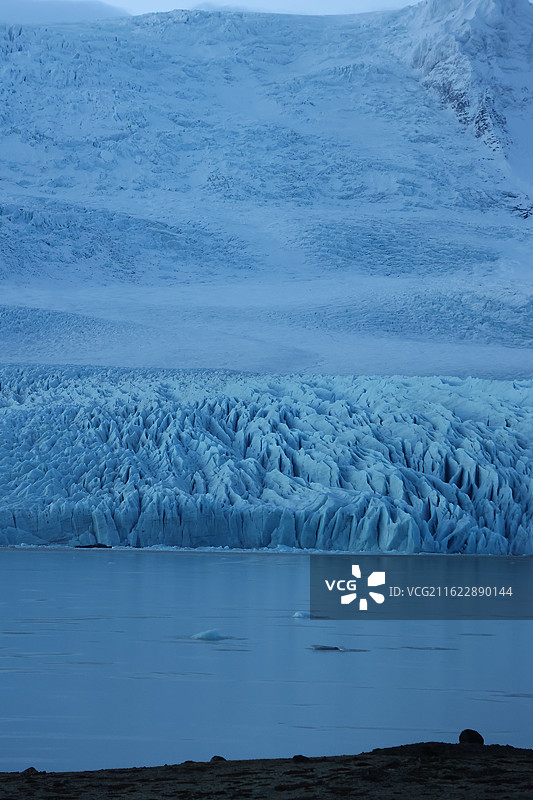 冰岛冰河湖南线绝美风光 杰古沙龙冰河湖钻石沙滩蓝冰奇观瓦特纳冰川南岸瀑布极光自驾旅行自然风景摄影图片素材