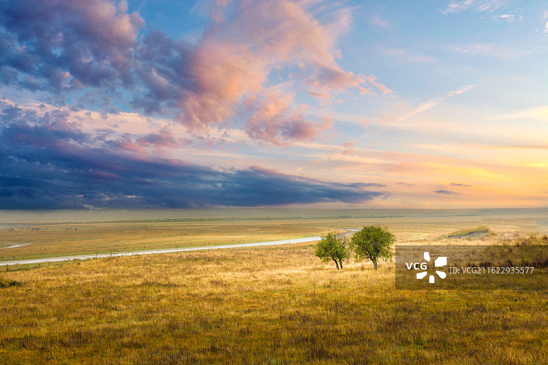 《旷野余晖》图片素材