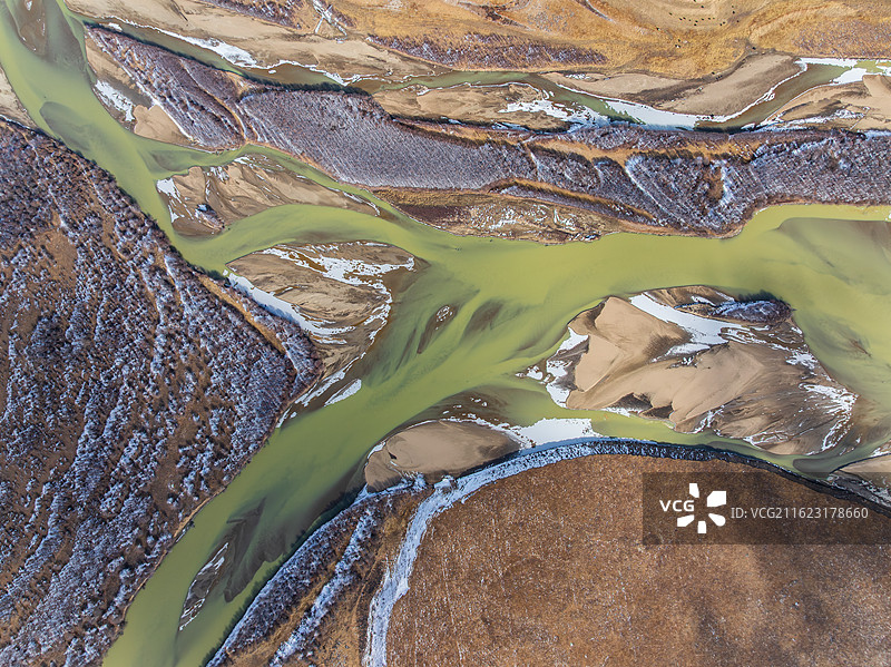 俯瞰冬季黄河源头流域图片素材