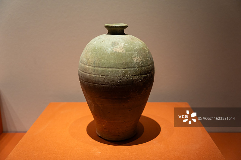 黄釉陶罐，西夏，武威西夏历史文物展，武威市博物馆藏图片素材